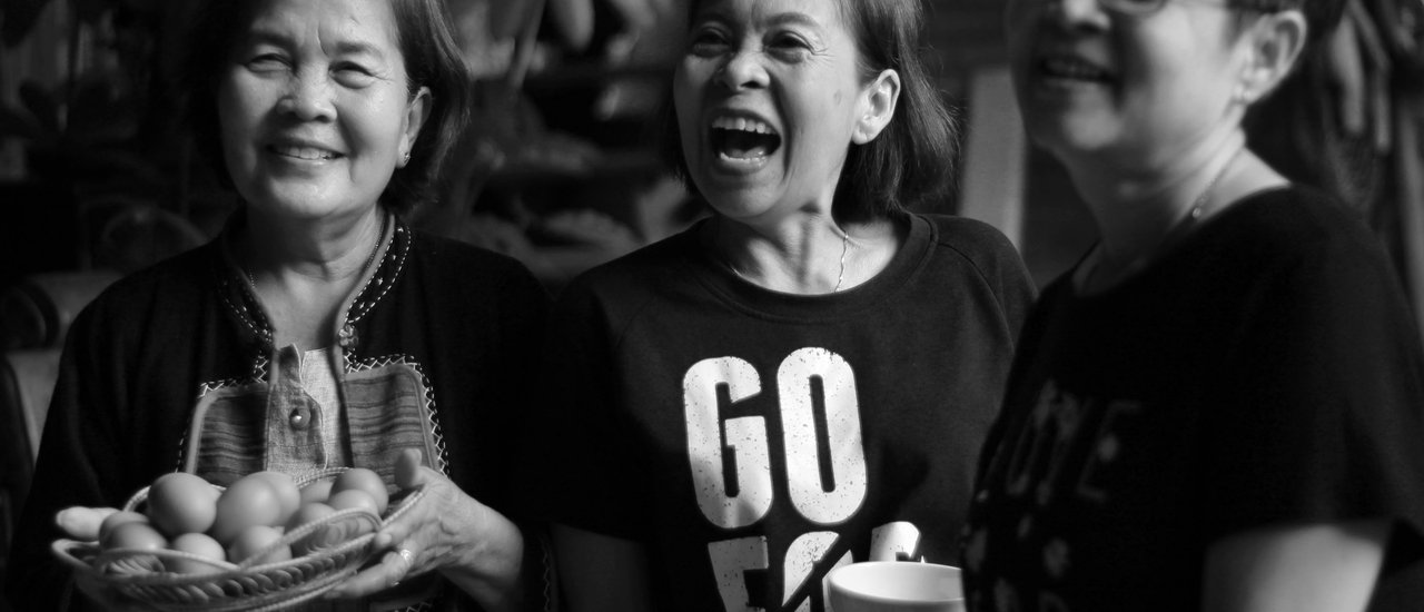 cover Finding Warmth in Sapphaya