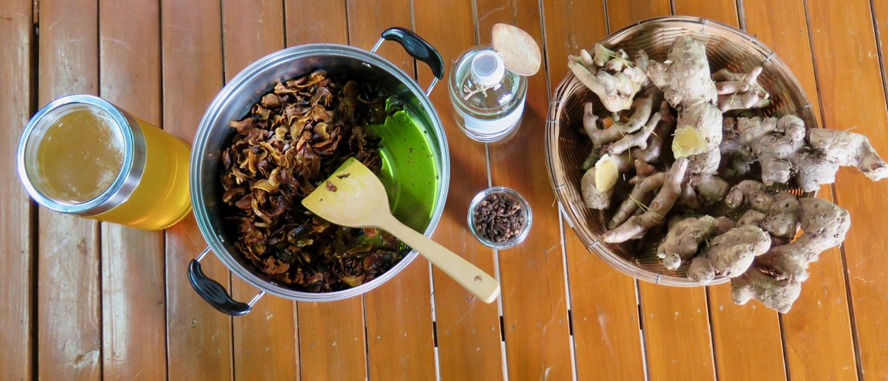 cover Make Your Own Balm