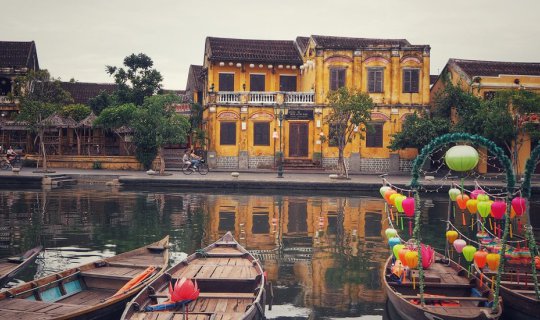 cover เมืองฮอยอัน ถ่ายรูปชิค กินร้านอร่อย ลอยเรือกระด้ง