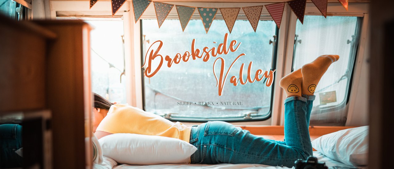 cover ออกจากห้องสี่เหลี่ยม ไปนอนรถบ้านเก๋ๆ x Brookside Valley Rayong