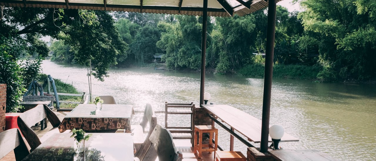 cover เรียบง่าย อยู่สบาย ใส่ใจรายละเอียด กับ "ท่าจีนริเวอร์โฮม บ้านหุ่นไร่กา สุพรรณบุรี"🌳🌿