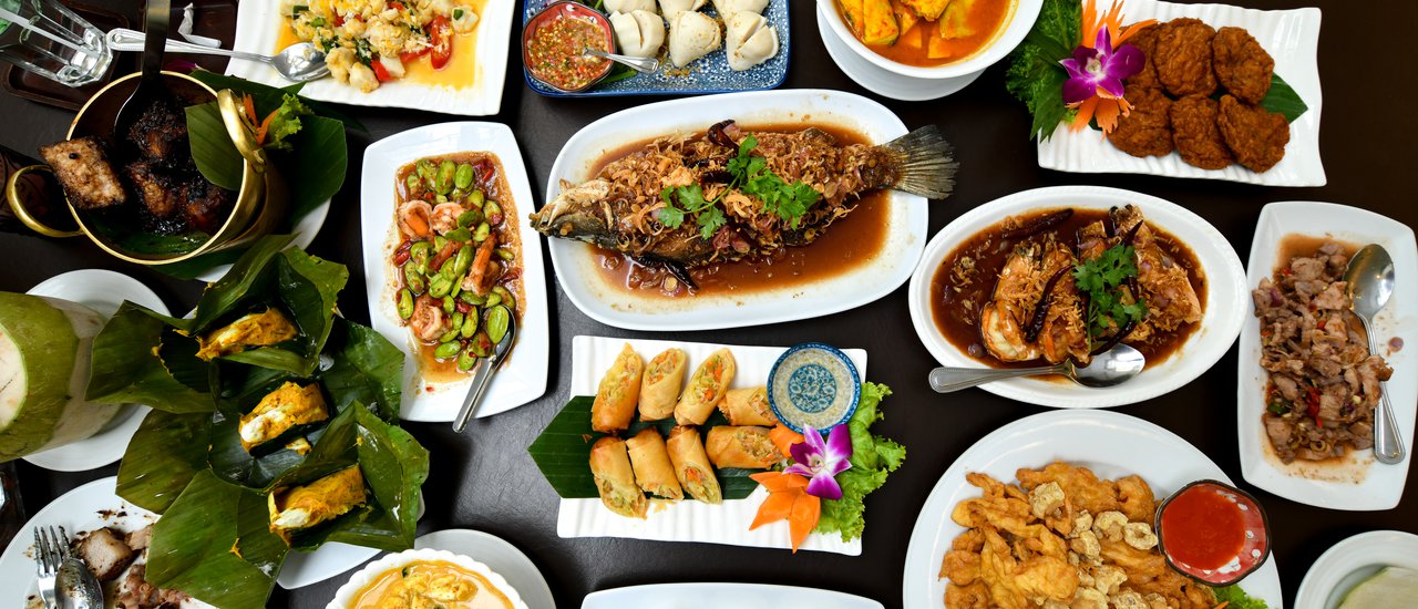 cover ....  ปราย ระย้า ร้านอาหาร “มิชลิน ไกด์” ร้านอาหารใต้ในกรุงเทพฯที่น่าลิ้มลอง   กับแม่ประนอม จ้า