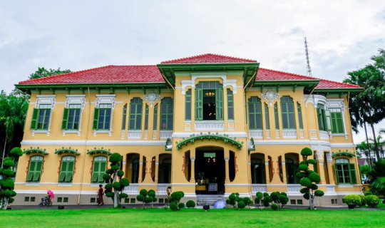 cover แต่งชุดไทย เดินชมตำหนักจิตรลดา วังปารุสกวัน เรียนรู้ประวัติศาสตร์สมัยรัชกาลที่ 6