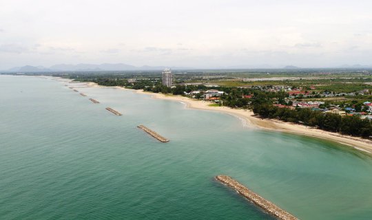 Cover เดินเล่น กินลม ชมวิว ที่ หาดเจ้าสำราญ...