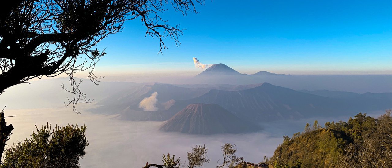 cover ชาวแก็งบุกอินโดนีเซีย