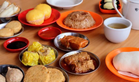 Cover THE EPIC TEENY TINY BREKKY | LOW YONG MOH DIM SUM2019-10-02...