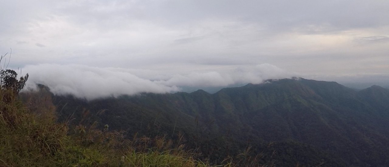 cover พิชิตยอดเขาสูง 1,767 เมตร สันหนอกวัว