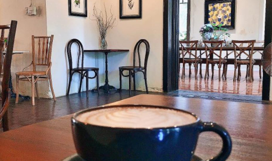 Cover CHIANG RAI: บ้านสิงหไคล ร้านกาแฟบ้านมด...