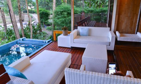 cover ....ภูเก็ต  ที่หาดในยาง กับ โรงแรมภูเก็ตทัชกรีนวิลล่า Phuket Touch Green Villa