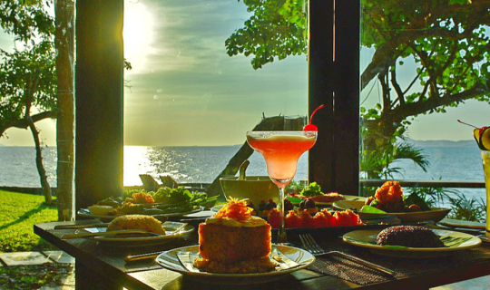 cover Kiin Original Thai Taste ห้องอาหารไทยสูตรดั้งเดิม เคล้าคลอวิวทะเลของอ่าวพัทยา ที่สุดแสนโรแมนติก