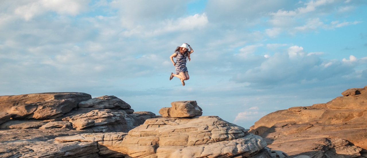 cover ☆*:.。.จิบเบียร์ ชมดาว ขับรถเลาะลาว ไป “สามพันโบก”.。.:*☆