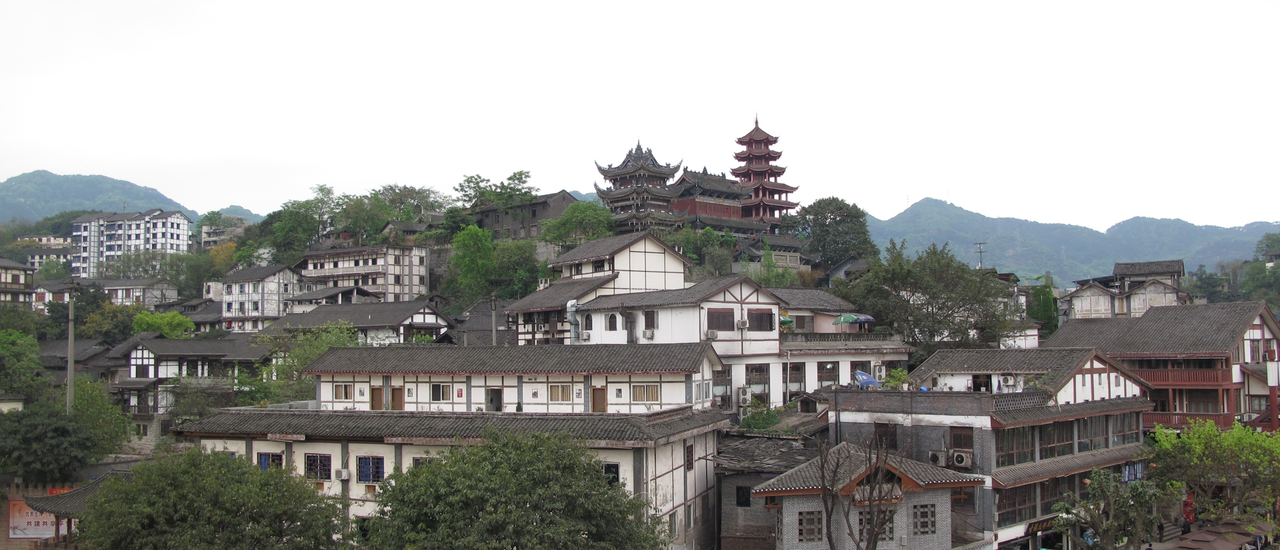 cover ทีละก้าว สู่ขอบฟ้า ตอนที่ 3 เรื่องราวจากรอยเท้าบนอิฐเก่า