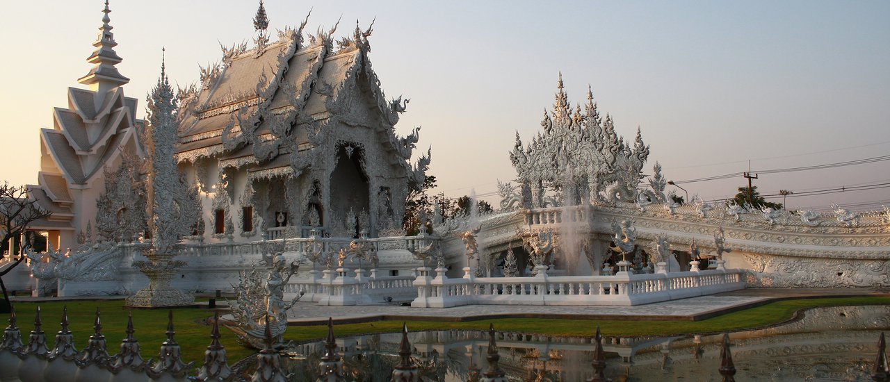 cover 2 วัน 1 คืน เวลาเดินช้า ๆ ที่เชียงราย