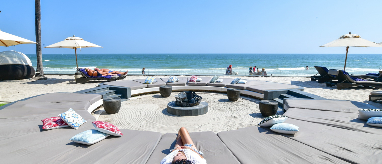 cover ....อร่อยๆกับอาหารไทยสี่ภาคโดย “เชฟมาม่าดู๋” ที่ห้องอาหารภิรมย์ ณ โรงแรมอินเตอร์คอนติเนนตัล หัวหิน กับแม่ประนอม จ้า