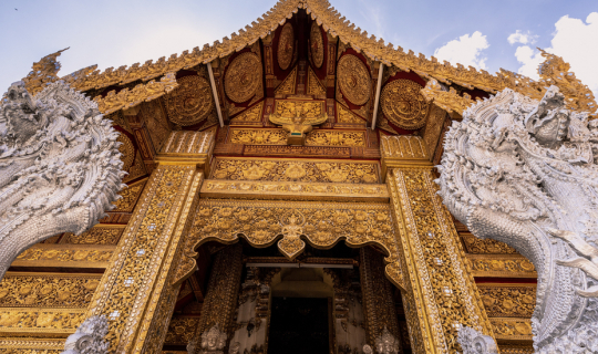 cover สองวัดที่มาลำพูนแล้วต้องแวะ