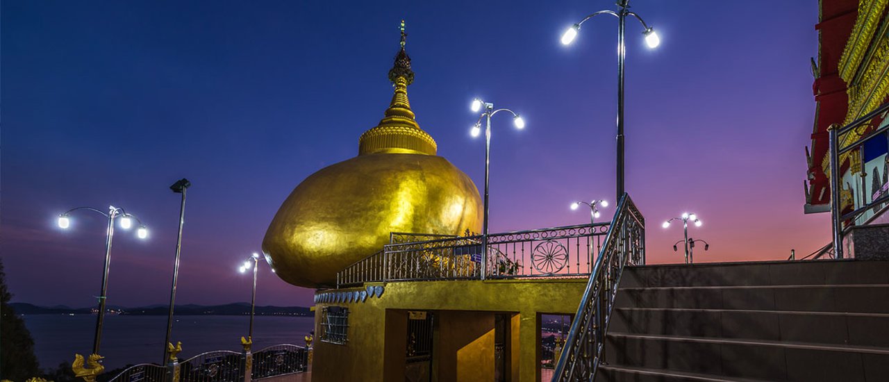 cover พระธาตุอินทร์แขวน (จำลอง) จังหวัดภูเก็ต - ไม่ต้องไปไกลถึงพม่า