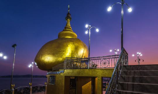 cover พระธาตุอินทร์แขวน (จำลอง) จังหวัดภูเก็ต - ไม่ต้องไปไกลถึงพม่า