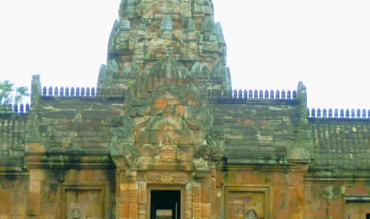 cover ความงดงามของ อารยธรรมขอมโบราณ ที่ปราสาทเขาพนมรุ้ง  อ.เฉลิมพระเกียรติ  จ.บุรีรัมย์