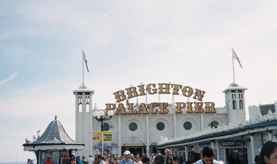 cover Brighton in film - "บางแสนแห่งอังกฤษ"