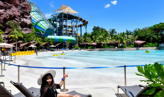 cover …รีวิว  โรงแรมฮอลิเดย์ อินน์ วานา นาวา หัวหิน และสวนน้ำ วานา นาวา  กับแม่ประนอม  จ้า