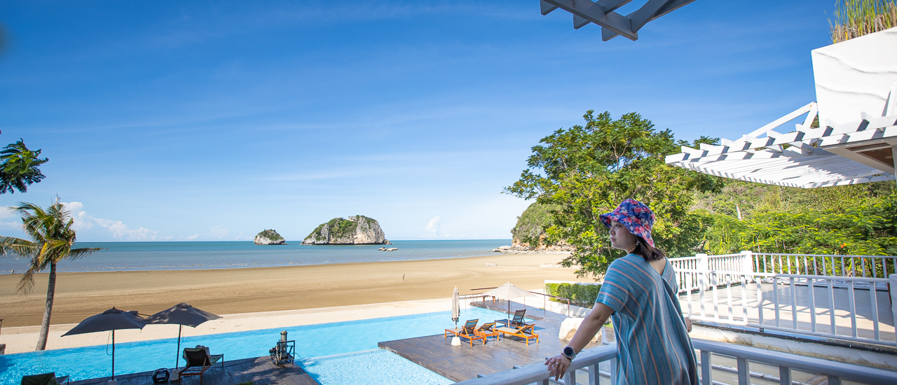 cover หรรษา ปราณบุรี ที่พักเห็นวิวเกาะนมสาว ชัดเจน ทะเลเงียบสงบ สวยสุด ๆ