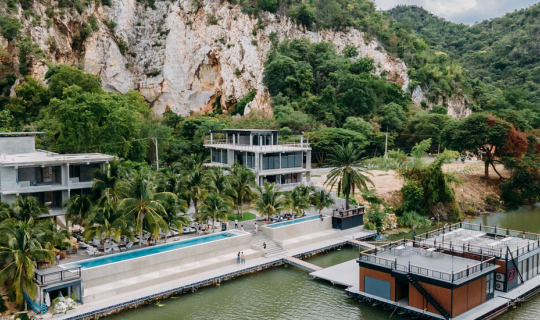 Cover 𝐙2  𝐂𝐚𝐟𝐞'🌴🌴 ย ก ท ะ เ ล 🏝 ม า ไ ว้ เ มื อ ง  ก า ญ จ น์ ‼️...