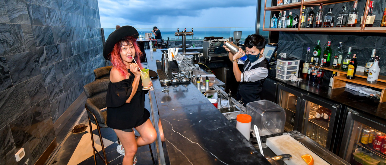 cover ….รีวิว โรงแรม ฮอลิเดย์ อินน์ แอนด์ สวีทส์ ระยอง Holiday Inn & Suites Rayong City Centre กับ แม่ประนอม จ้า