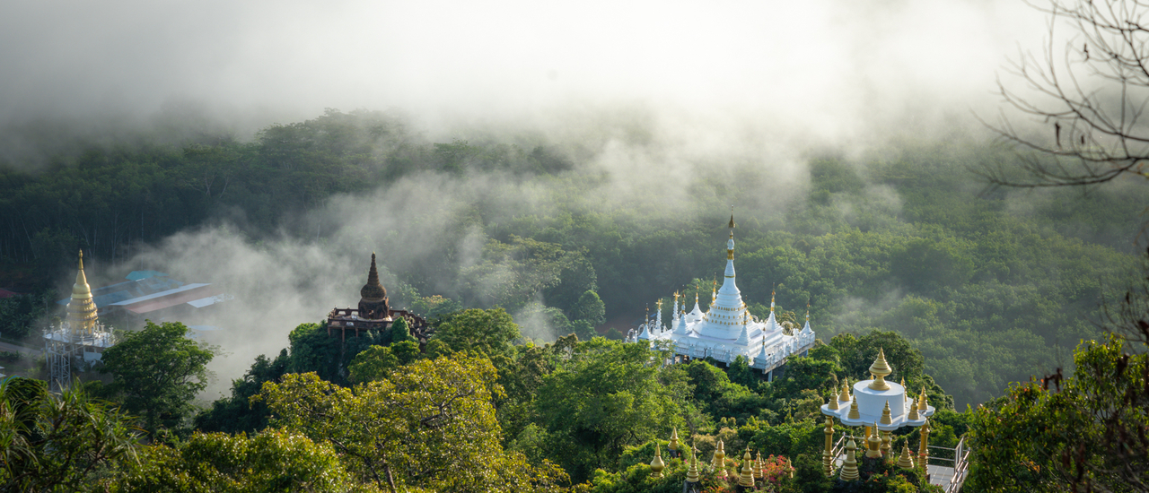 cover อุทยานธรรมเขานาในหลวง เจดีย์ลอยฟ้า Amazing สุราษฎร์ธานี ที่ต้องห้ามพลาด!