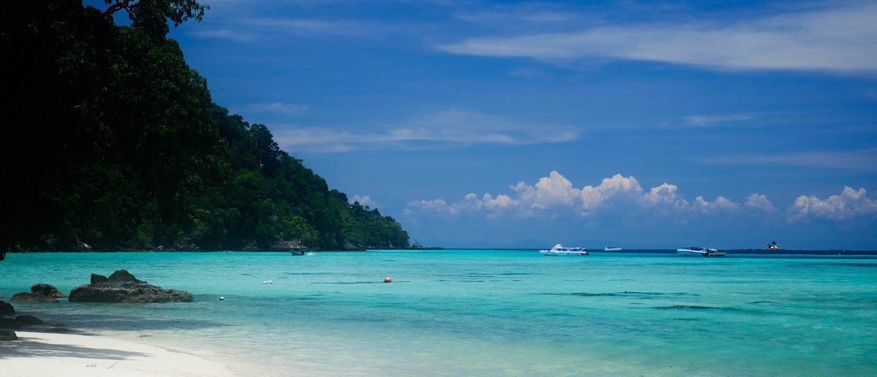cover หมู่เกาะสุรินทร์ ฟินก่อนปิดเกาะ
