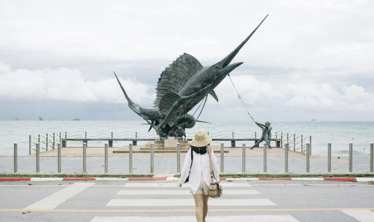 Cover เที่ยวทะเลใต้ฤดูฝน กับบรรยากาศไร้คนที่ อ่าวนาง จ.กระบี่...