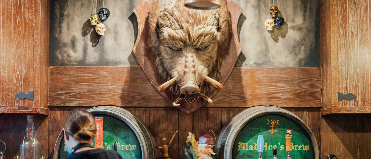 cover ตามรอยแฮรี่ พอตเตอร์เมืองไทย ที่ร้าน Hog's Head Phuket