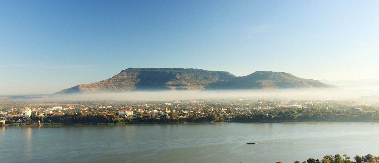 cover ของขวัญจากเมืองที่มีชื่อว่า"ปากเซ"สปป.ลาว