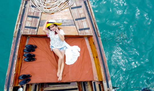 cover … โรงแรม ร็อคกี้ บูติค รีสอร์ท เกาะสมุย   Rocky's Boutique Resort a Veranda Collection  กับ แม่ประนอม
