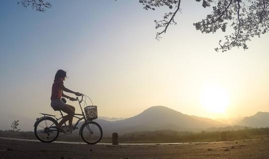 cover To escape from hot weather to enjoy the wonderful trip at Fruit Garden and Soi Dao Highland Golf Resort, Chanthaburi province