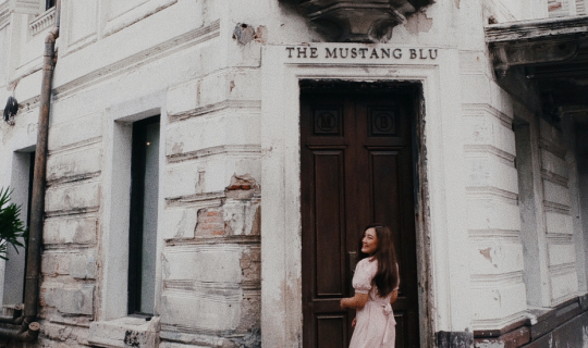 Cover The Mustang Blu โรงแรมและคาเฟ่🏛 ที่วินเทจที่สุดดด...
