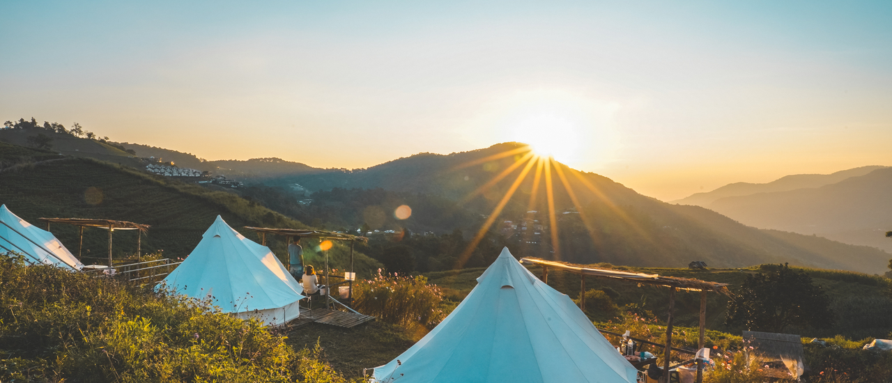 cover รีวิวที่พัก ภูจรัสฟ้า ม่อนแจ่ม เชียงใหม่ ใกล้ชิดธรรมชาติ นอนเต็นท์ ดูหมอก กินหมูกะทะ