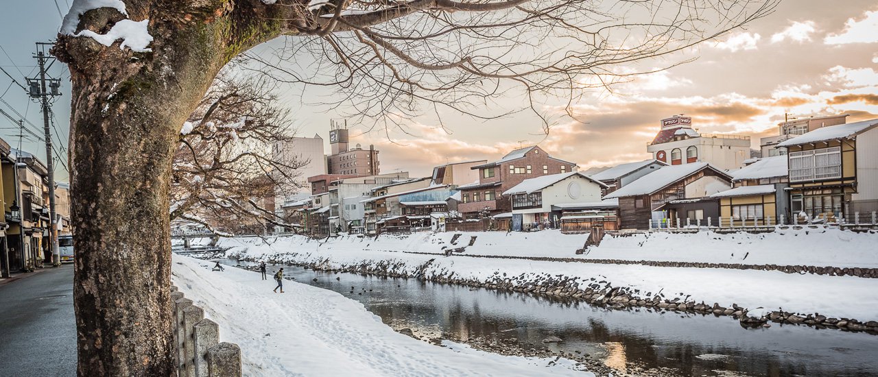 cover 30 Memory Pictures of Snow falls in Chubu Region of Japan (Toyama-Nanao-Kasanawa-Chisakawako-Takayama)