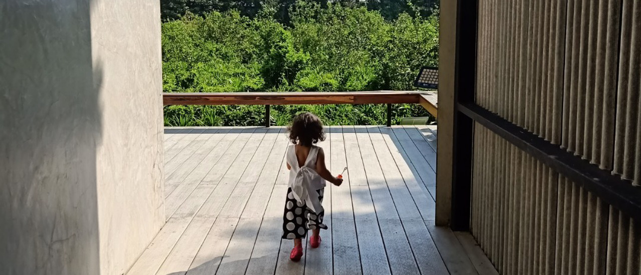 cover A day trip with Jade @ Du Bua Cafe surrounding by tree and animals! คาเฟ่ดูบัว