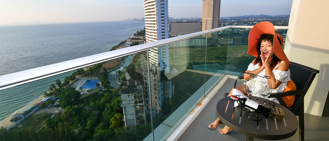 cover ...รีวิว โรงแรม เมอเวนพิค สยาม โฮเทล นาจอมเทียน พัทยา Movenpick Siam Hotel Na Jomtien Pattaya กับ แม่ประนอม จ้า