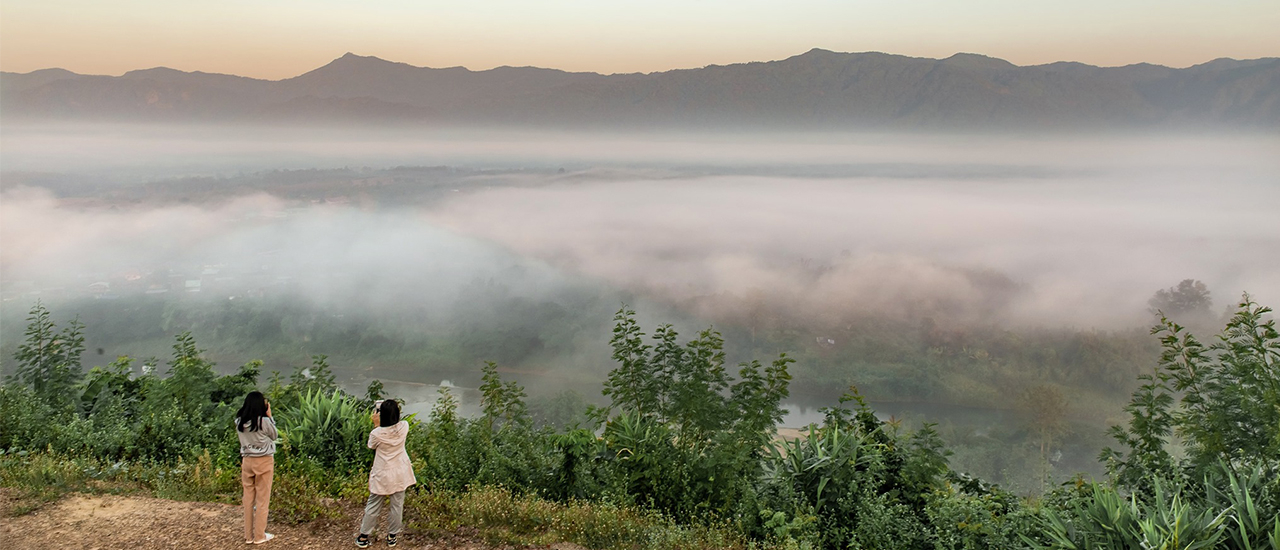 cover ทะเลหมอกแห่งใหม่ ที่ไม่มีใครรู้จัก กับอำเภอเล็กๆที่ซ่อนตัวอยู่กลางหุบเขา ในเขตจังหวัดแพร่ ที่รอทุกคนไปสัมผัส