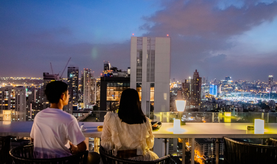 cover นอนดูวิวเมืองกรุง ดินเนอร์ Rooftop Bar วิวสุดปัง @Skyview Hotel Bangkok