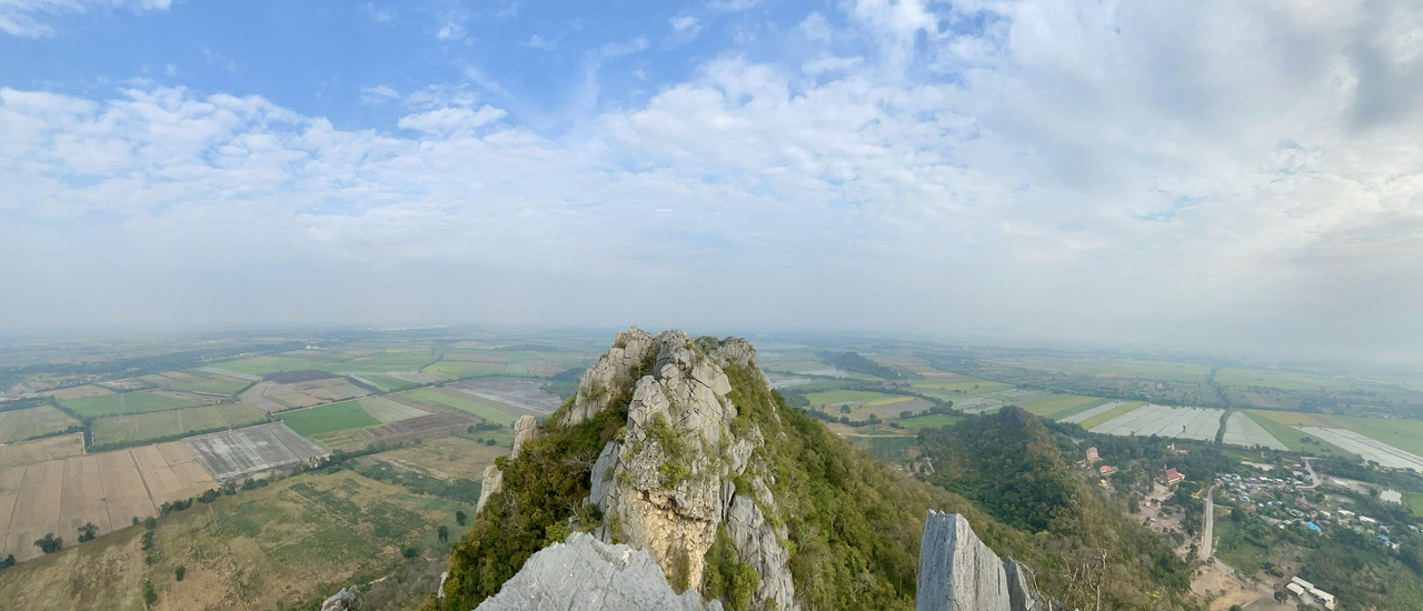 cover Hiking up Khao Nor, Nakhon Sawan