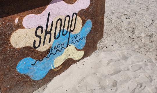 cover Skoop Beach Cafe หัวหิน ร้านกาแฟชื่อดัง มีทั้งที่พัทยา และ หัวหิน