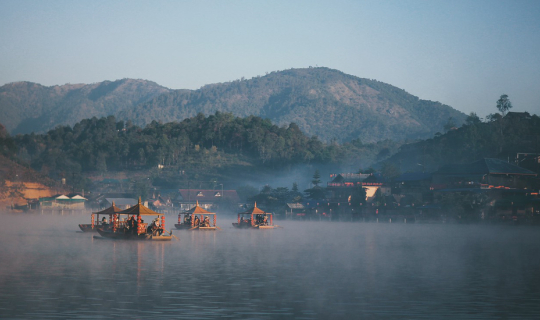 Cover "บ้านรักไทย" หมู่บ้านชาวจีนยูนนาน...