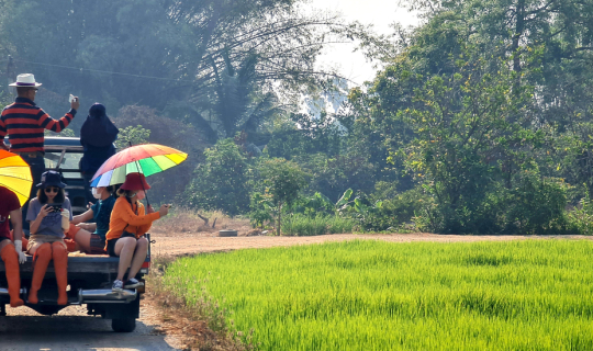 cover 2 Days 1 Night from Angthong to Suphanburi