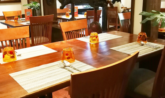 Cover ร้านอาหารไทย  แมงโก้ ทรี  โก้จริงๆ...