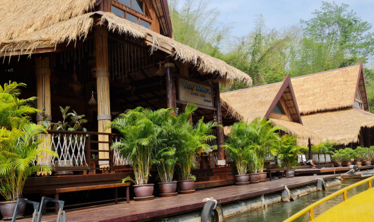 cover เที่ยวคนเดียวที่ The FloatHouse River Kwai l Floating Resort เดอะ โฟลทเฮ้าส์ กาญจนบุรี
