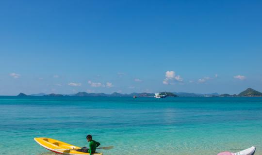 cover Koh Kham is pretty near, for only 1000 THB budget and you can take a visit there...