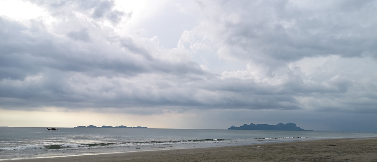 cover เที่ยวครบรสในตรัง ตอนที่ 1 สุดสายตาที่หาดยาว