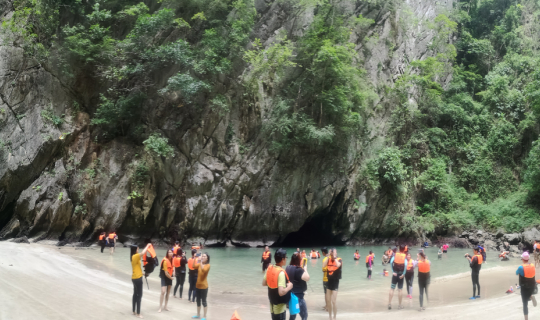 cover เที่ยวครบรสในตรัง ตอนที่ 7 อัศจรรย์ท้องทะเลตรัง (ถ้ำมรกต)